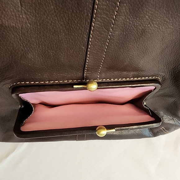 PW9.  Coach convertible purse - Picture 5 of 16